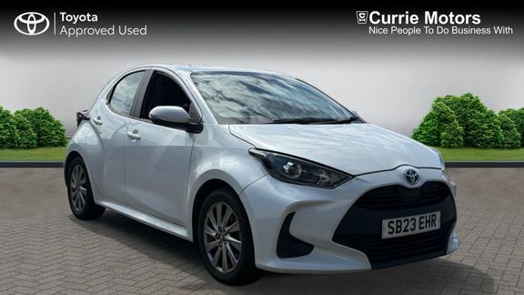 Toyota Yaris Icon White