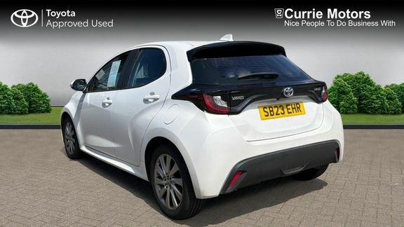Toyota Yaris Icon SB23EHR White #4