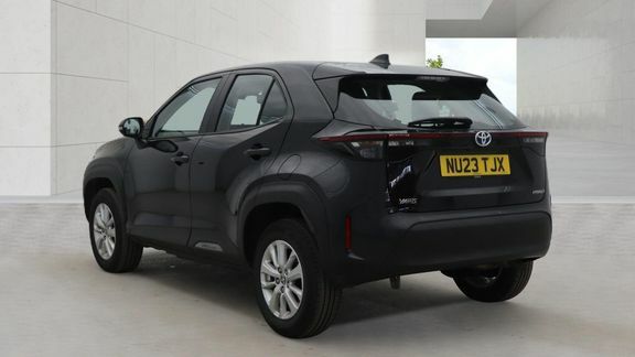 Toyota Yaris Cross Icon Fwd Black #3