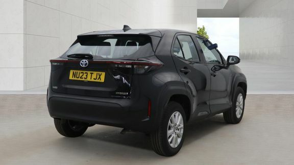 Toyota Yaris Cross Icon Fwd Black #4