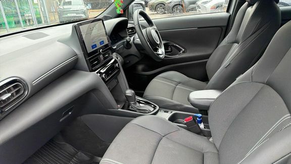 Toyota Yaris Cross Excel Fwd Silver #5