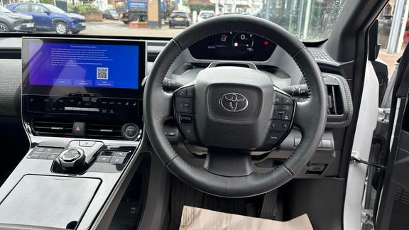 Toyota bZ4X Motion Black #10