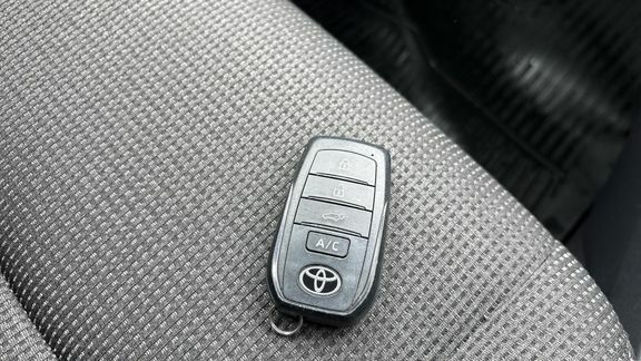 Toyota bZ4X Motion Black #28