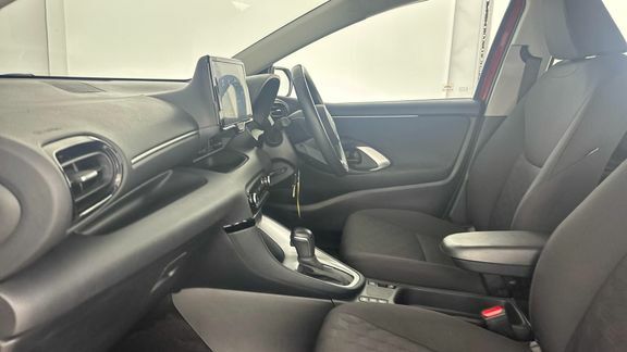 Toyota Yaris Icon  #5