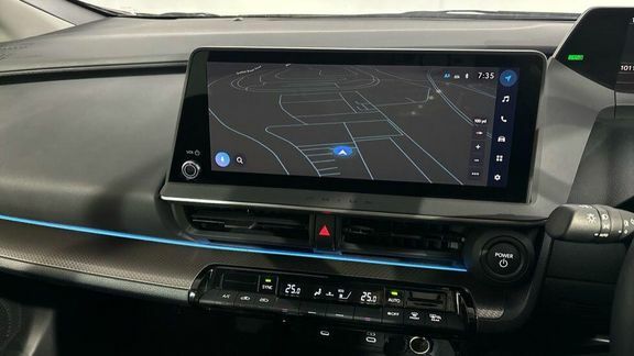 Toyota Prius Design Black #6
