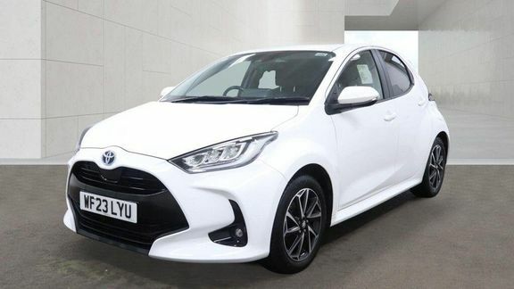 Toyota Yaris Design WF23LYU White #2