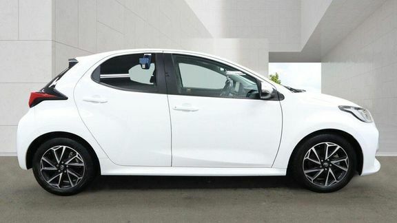 Toyota Yaris Design WF23LYU White #5