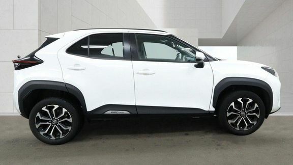 Toyota Yaris Cross Design Fwd GY23DRV White #5
