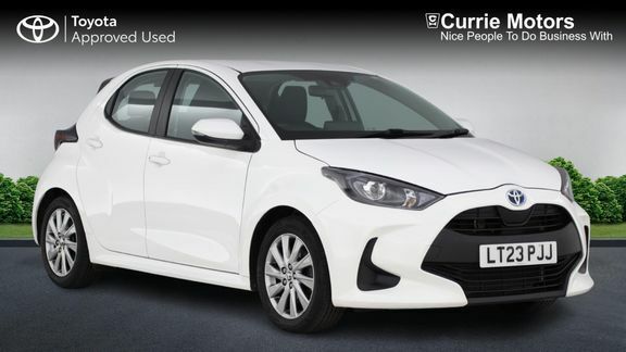 Toyota Yaris Icon White