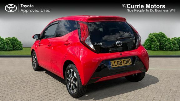 Toyota Aygo X X-plore M Red #4