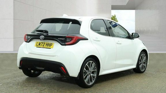 Toyota Yaris Excel White #4