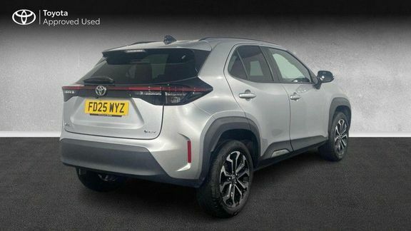Toyota Yaris Cross Design Fwd FD25WYZ Silver #2