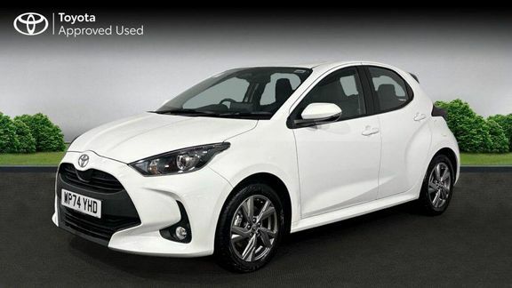 Toyota Yaris Icon White
