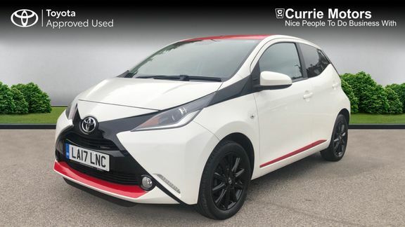 Toyota Aygo X X-press Man White #3