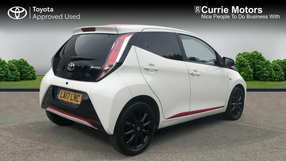 Toyota Aygo X X-press Man White #2