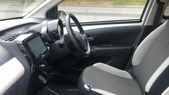 Toyota Aygo X X-press Man White #5