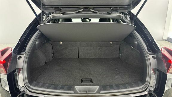 Lexus UX 300E 54.3Kwh Suv 204 Ps Black #14