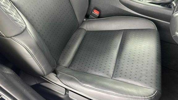 Lexus UX 300E 54.3Kwh Suv 204 Ps Black #35