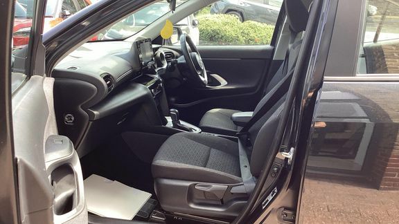 Toyota Yaris Cross 1.5 Vvt-h Icon E-cvt Euro 6 Ss Black #5