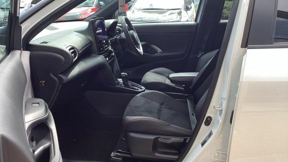Toyota Yaris Cross Gr Sport Fwd White #5