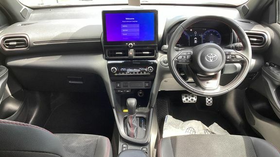 Toyota Yaris Cross Gr Sport Fwd White #6