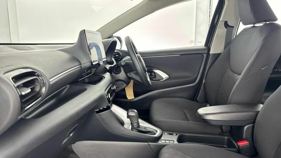 Toyota Yaris Icon Black #5