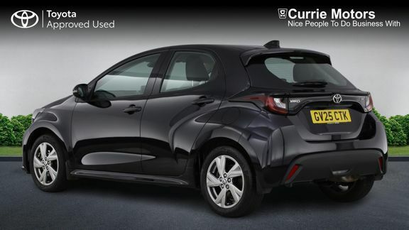 Toyota Yaris Icon Black #4