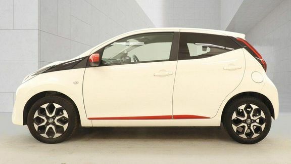 Toyota Aygo X X-trend Tss White #6