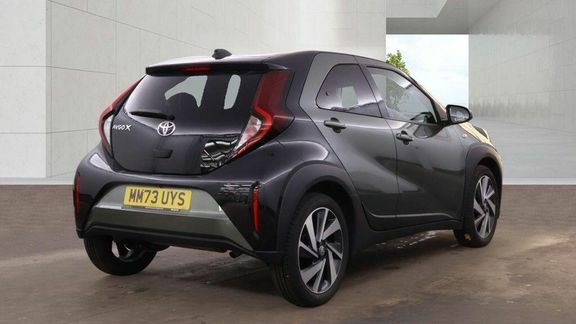 Toyota Aygo X Edge Automatic Green #4