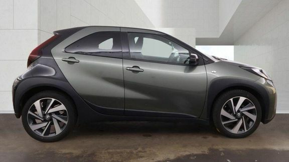 Toyota Aygo X Edge Automatic Green #5