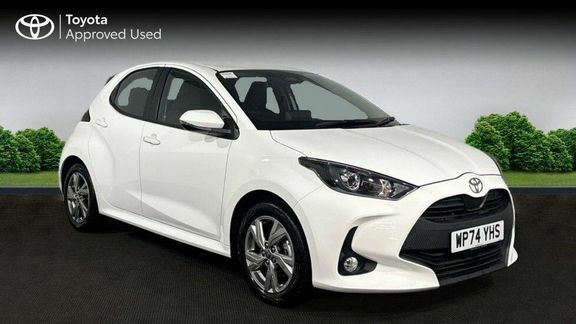 Toyota Yaris Icon White