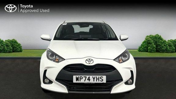 Toyota Yaris Icon White #3
