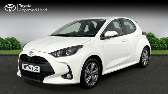 Toyota Yaris Icon White #2