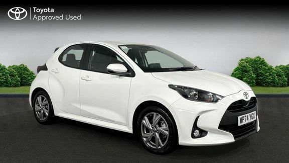 Toyota Yaris Icon White