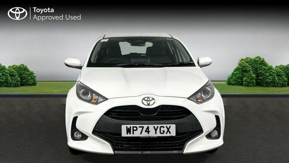Toyota Yaris Icon White #3