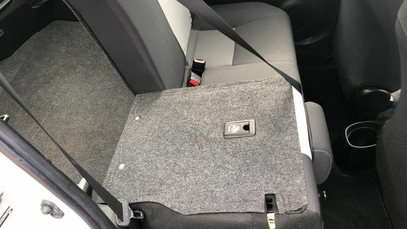 Toyota Yaris 1.0 Vvt-i Active Red #18