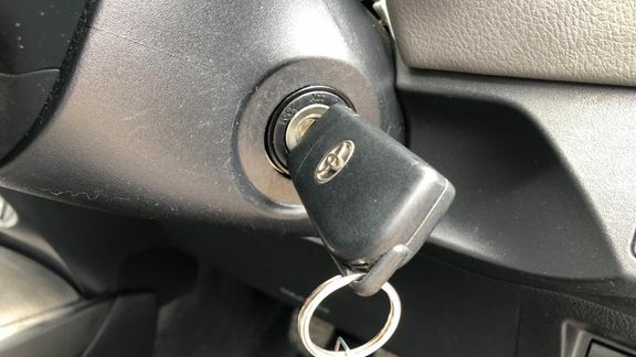 Toyota Yaris 1.0 Vvt-i Active Red #16