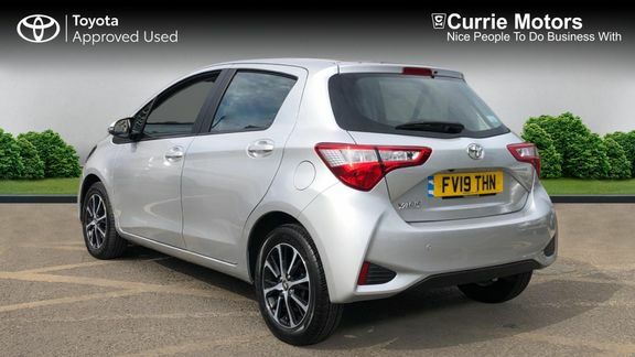 Toyota Yaris 1.5 Vvt-i Icon Tech Euro 6  #4
