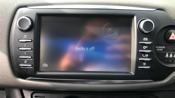 Toyota Yaris 1.0 Vvt-i Active Red #9
