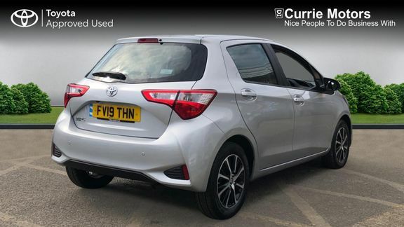Toyota Yaris 1.5 Vvt-i Icon Tech Euro 6  #2