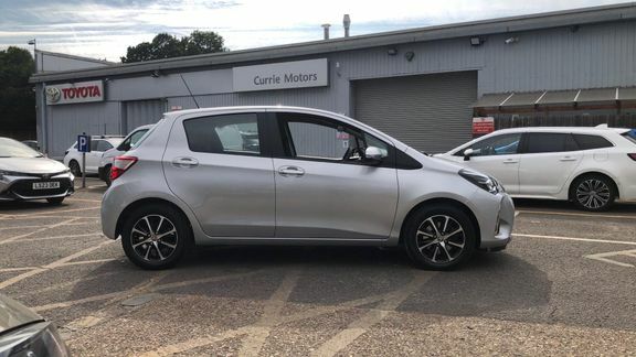 Toyota Yaris 1.0 Vvt-i Active Red #23