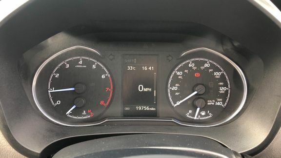 Toyota Yaris 1.0 Vvt-i Active Red #11