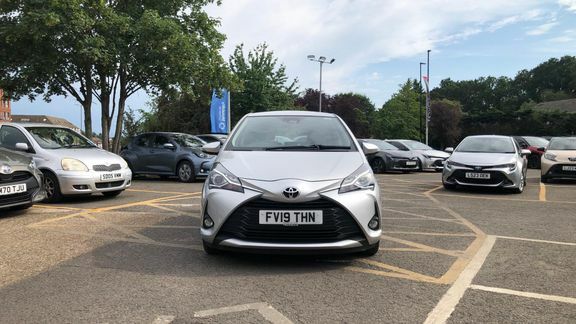 Toyota Yaris 1.0 Vvt-i Active Red #22