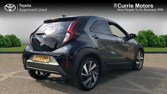 Toyota Aygo X Edge Parking Pack Green #2