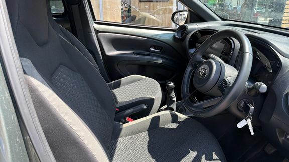 Toyota Aygo X 1L Edge Green #12