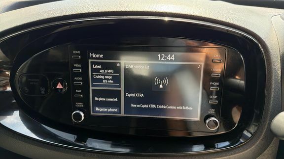 Toyota Aygo X 1L Edge Green #9