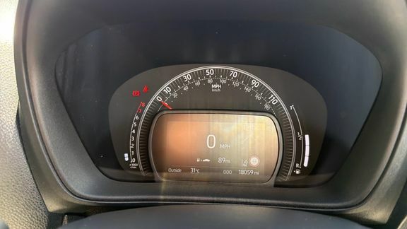 Toyota Aygo X 1L Edge Green #11