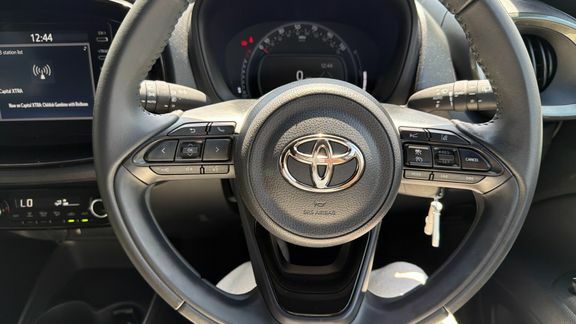 Toyota Aygo X 1L Edge Green #10