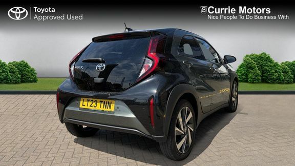 Toyota Aygo X Edge Parking Pack Green #2