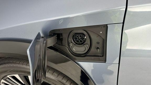 Lexus RZ 300E 71.4Kwh Takumi Grey #25